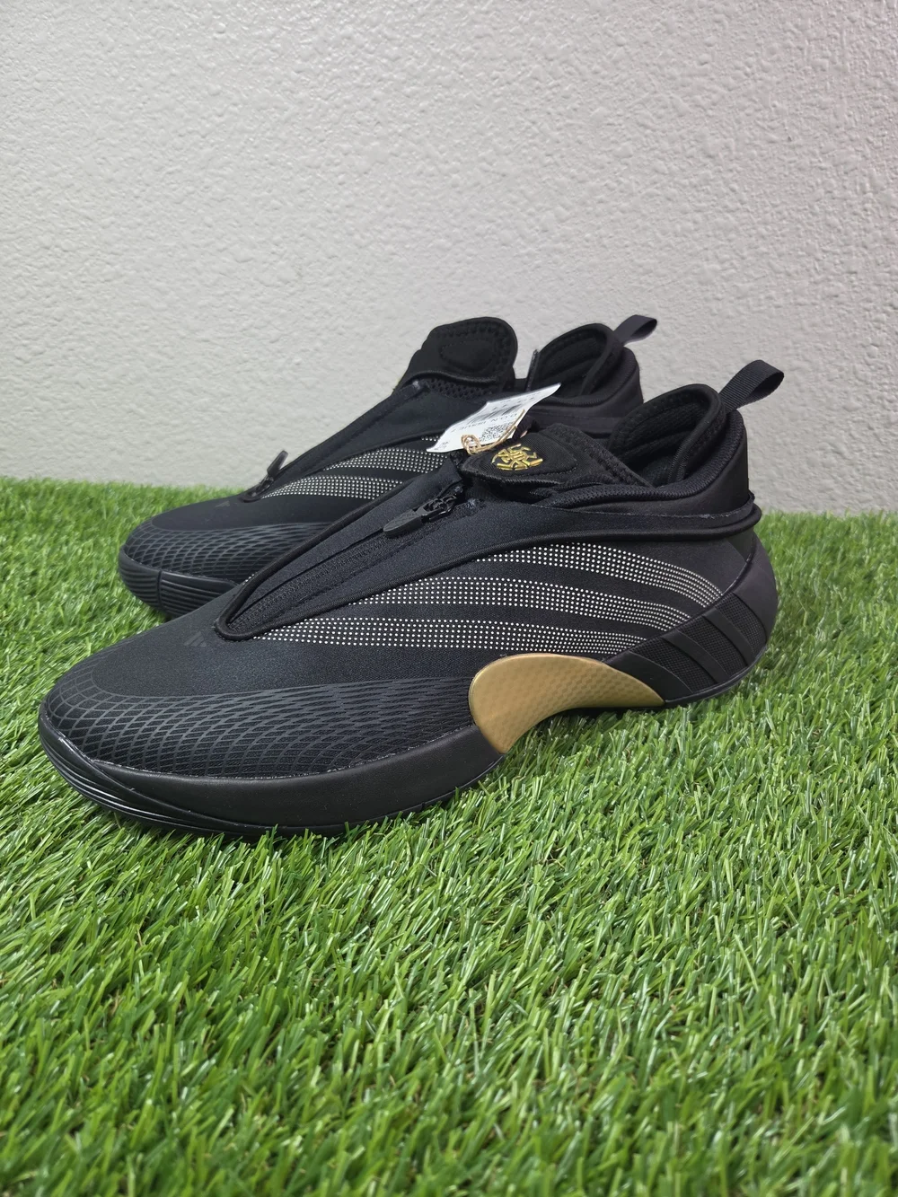 Adidas D.O.N. Issue 7 Basketball Shoes JQ9435 Size M 10 / W 11